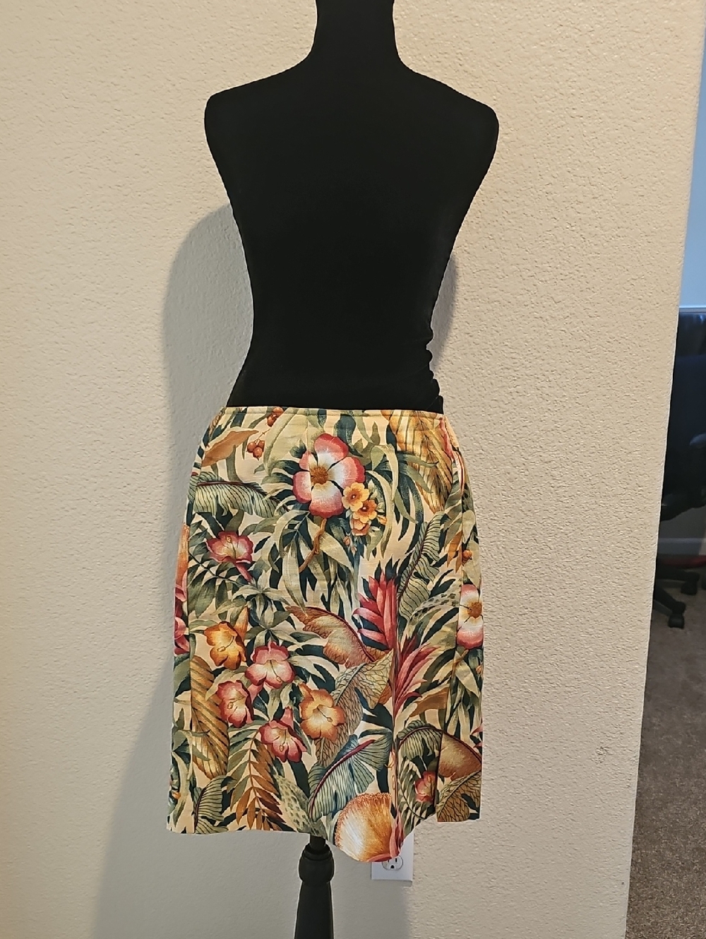 Tropical Floral A-Line Skirt in Multicolor